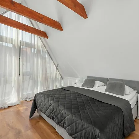 Gran & Marina Podzamcze By Renters